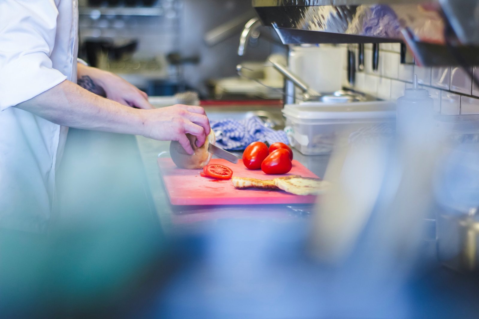 How to Cook a Tasty Classic Margherita Pizza